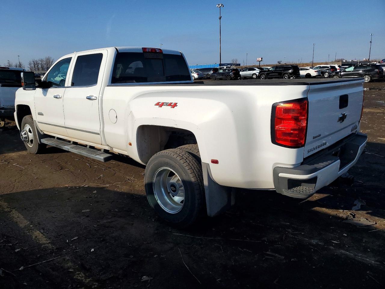 2018 CHEVROLET SILVERADO C1500 photo 2