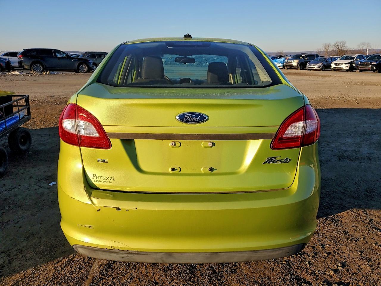2011 FORD FIESTA SE photo 6