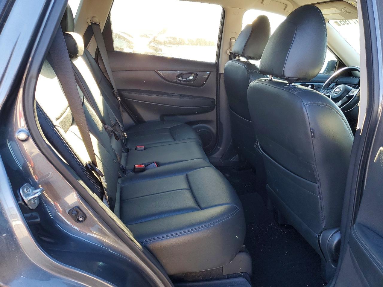 2018 NISSAN ROGUE S photo 10