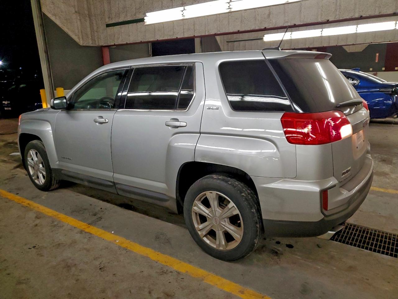 2017 GMC TERRAIN SLE photo 3