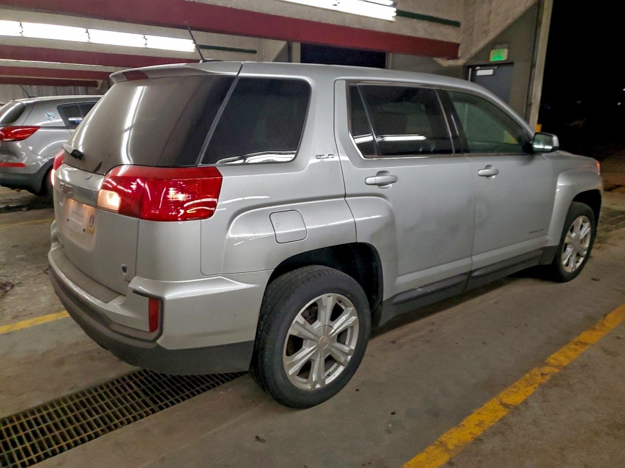 2017 GMC TERRAIN SLE photo 5
