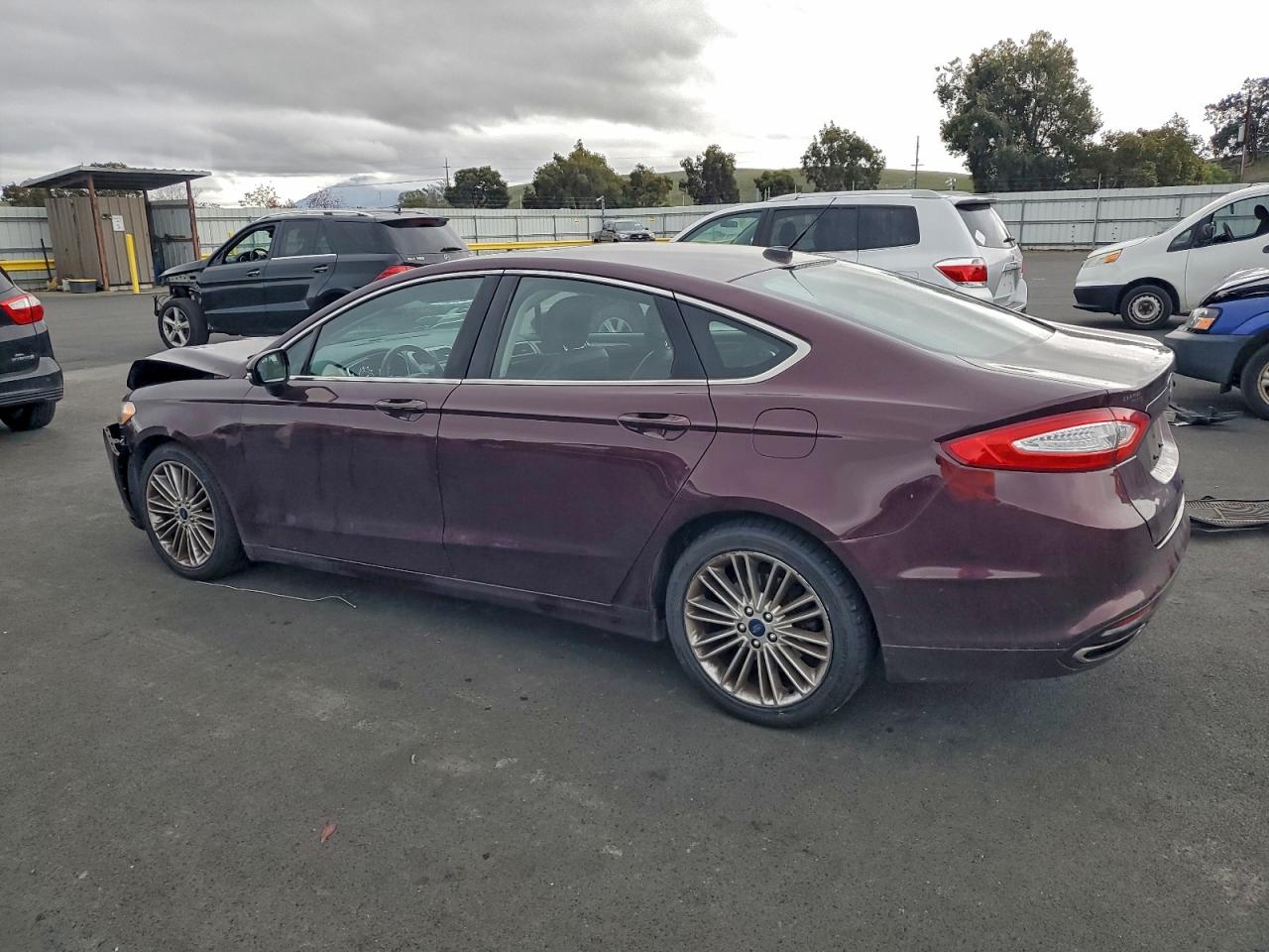 2013 FORD FUSION SE photo 2