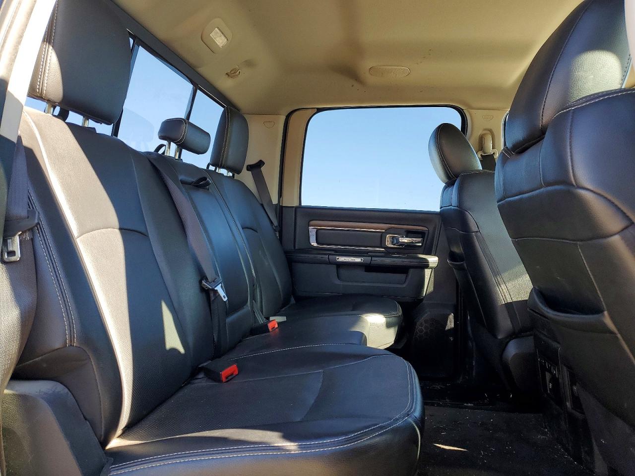 2017 RAM 1500 LARAMIE photo 10