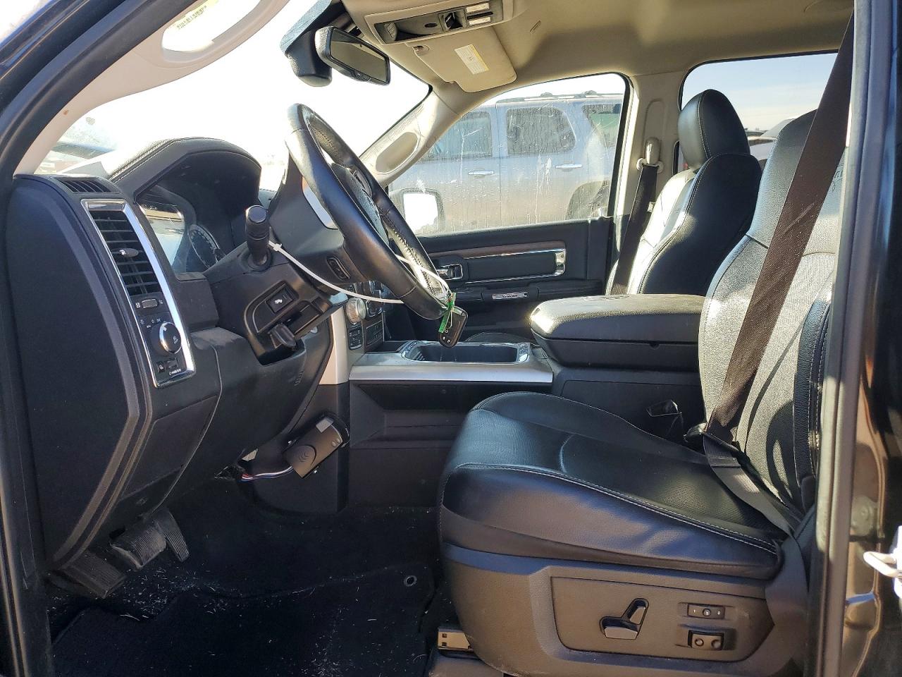 2017 RAM 1500 LARAMIE photo 7