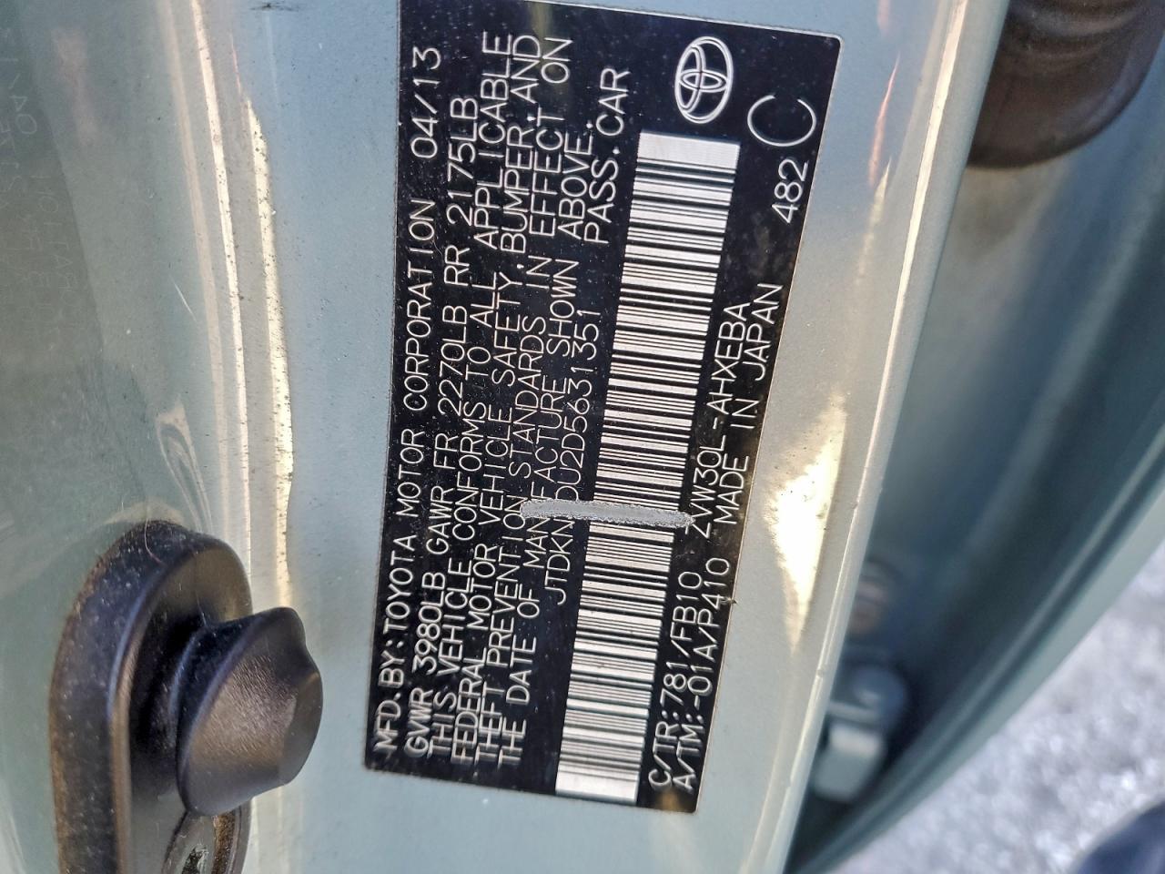 2013 TOYOTA PRIUS photo 12