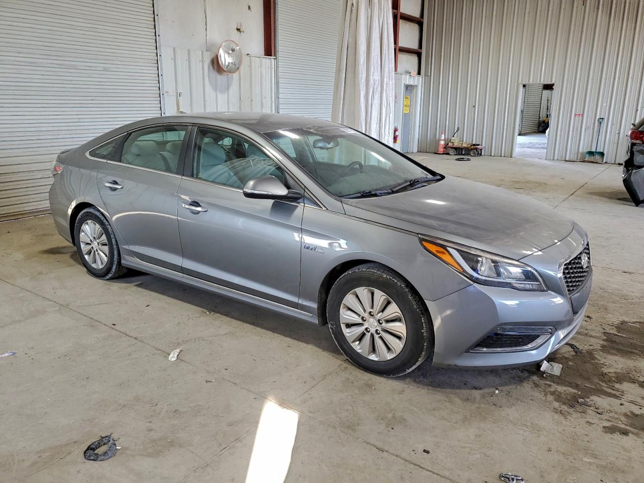 2017 HYUNDAI SONATA HYBRID photo 4