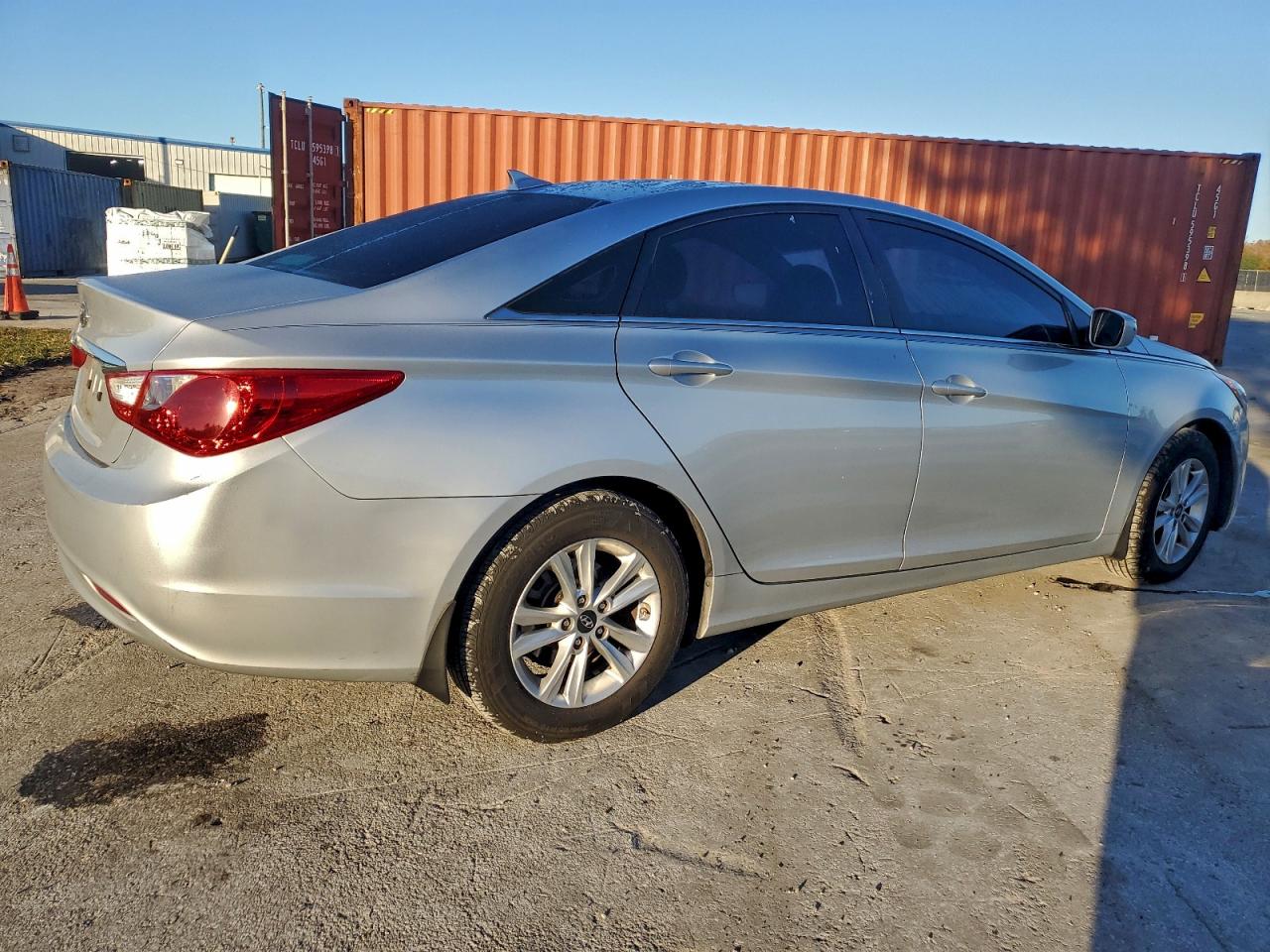 2013 HYUNDAI SONATA GLS photo 3