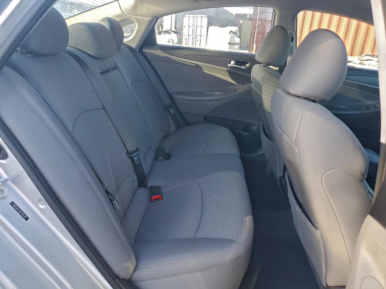 2013 HYUNDAI SONATA GLS photo 10