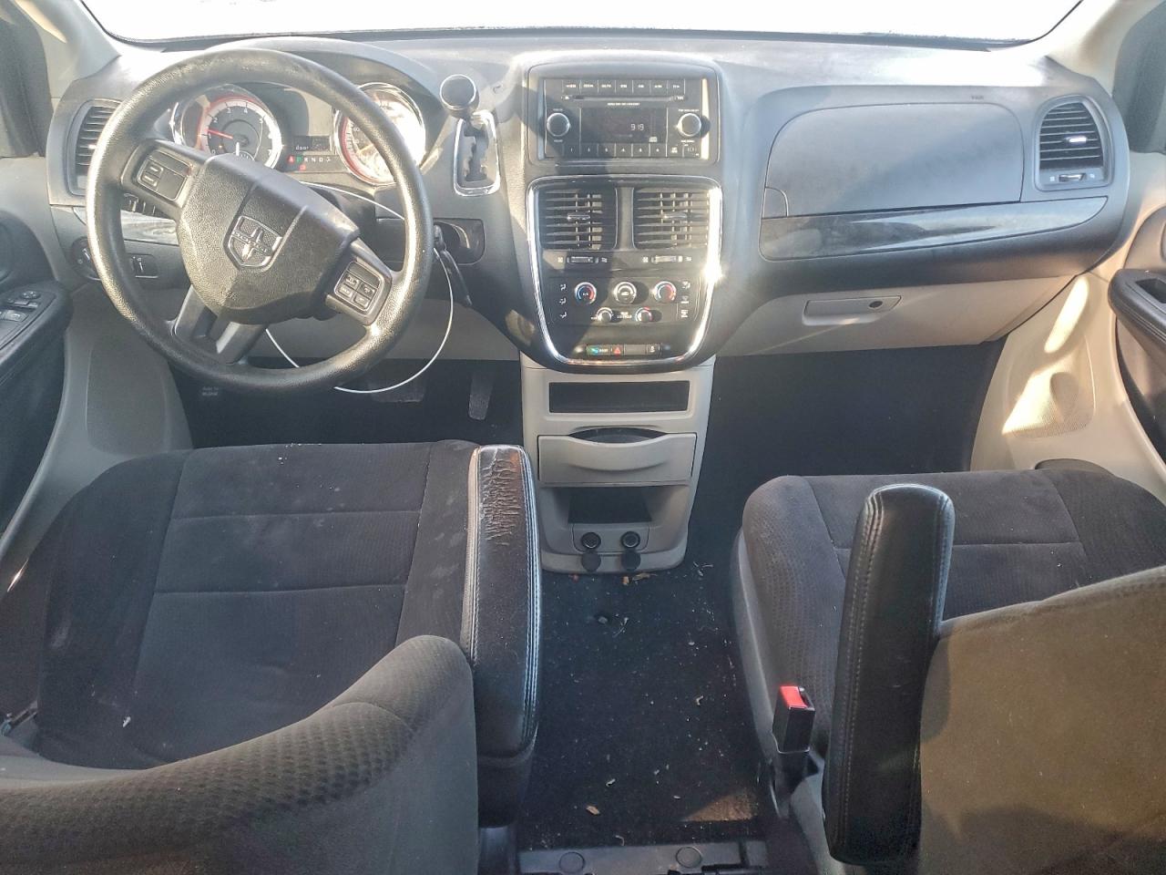 2012 DODGE GRAND CARAVAN SE photo 8