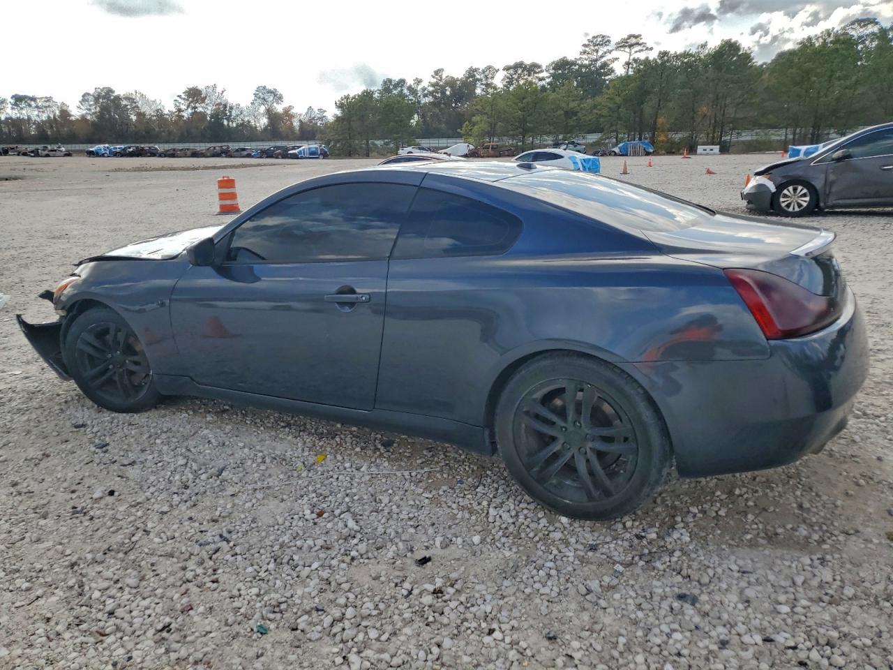 2009 INFINITI G37 BASE photo 2