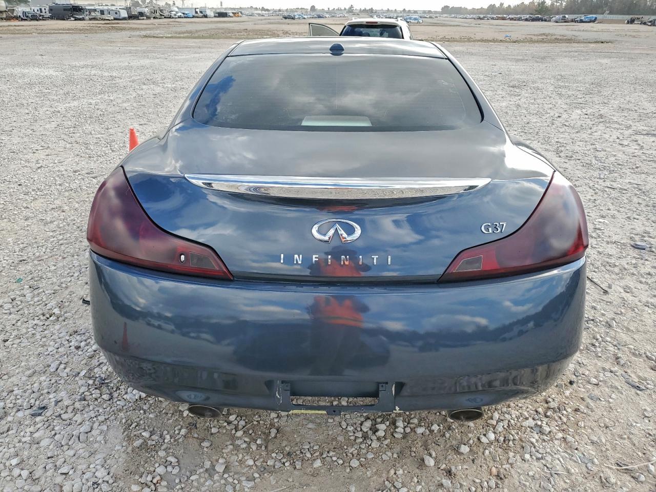 2009 INFINITI G37 BASE photo 6