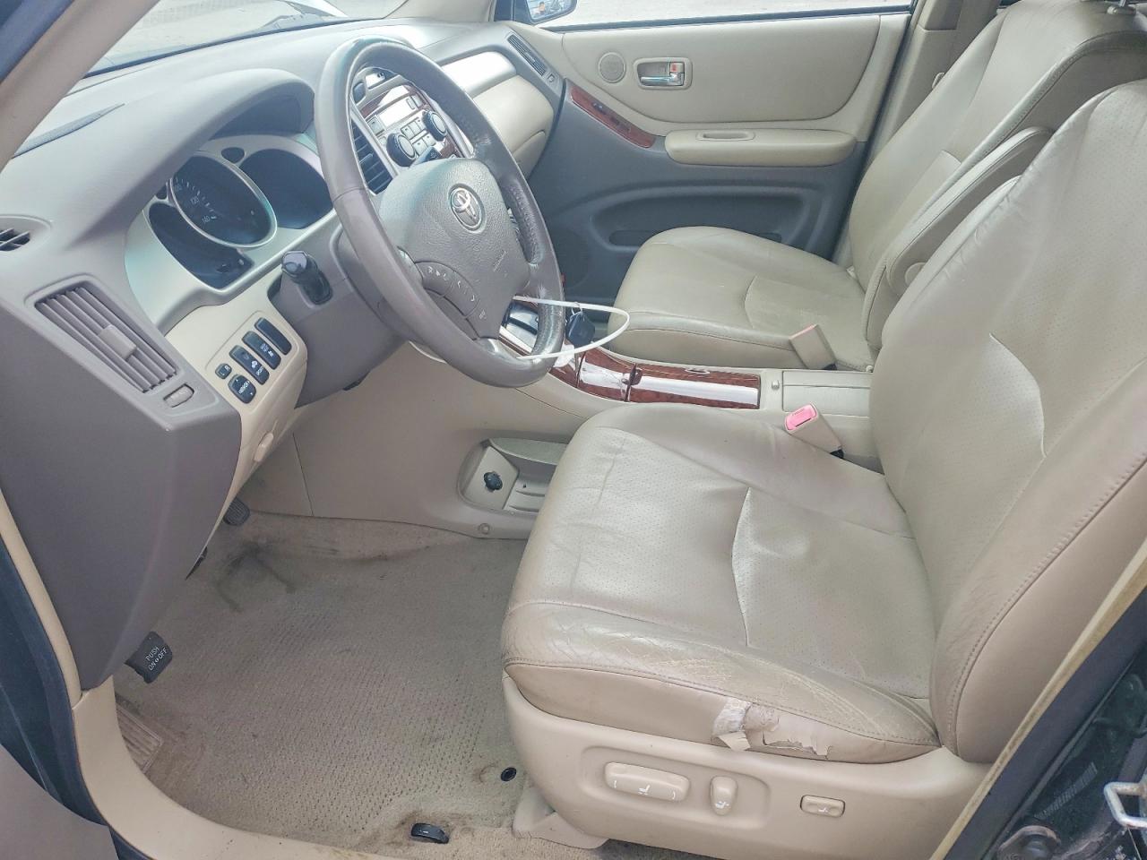 2004 TOYOTA HIGHLANDER photo 7