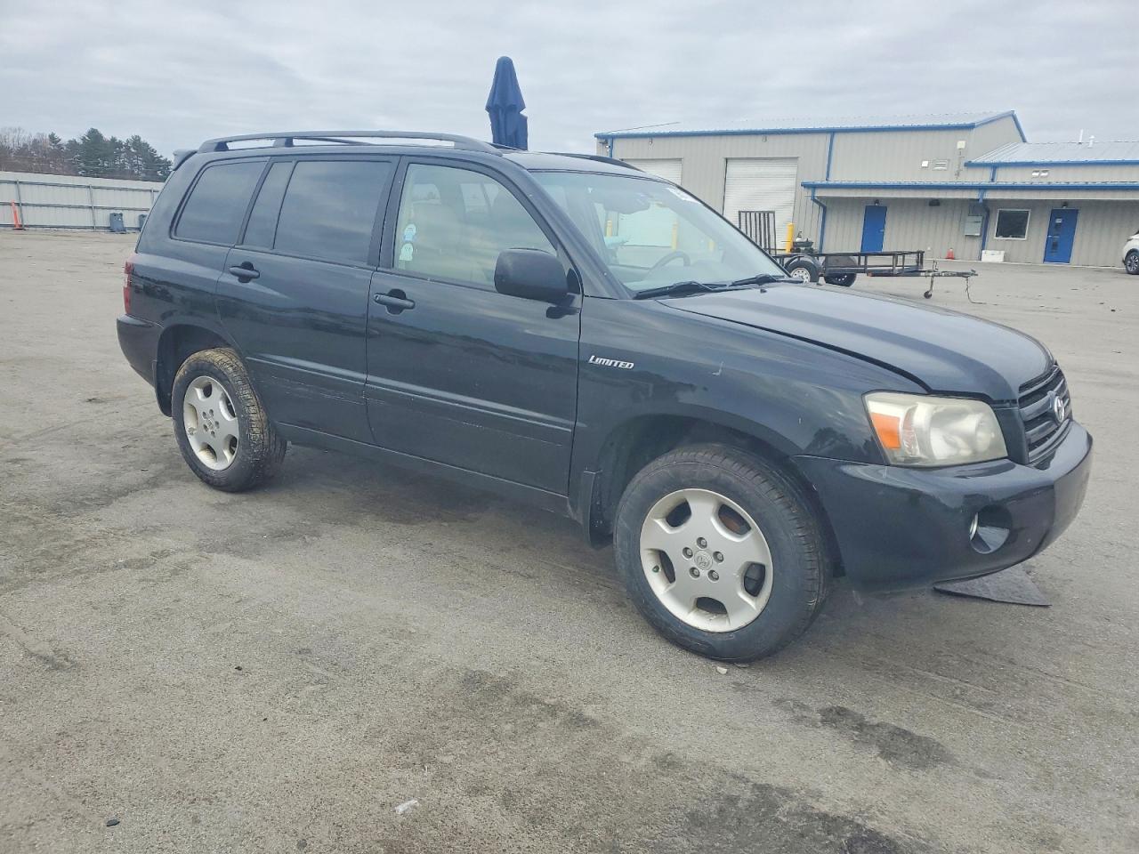 2004 TOYOTA HIGHLANDER photo 4