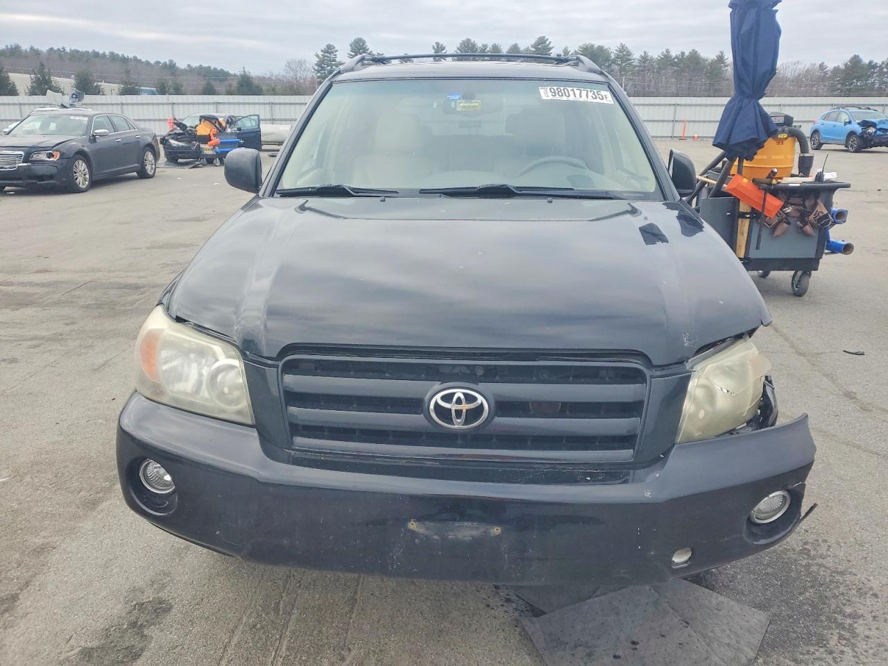 2004 TOYOTA HIGHLANDER photo 5