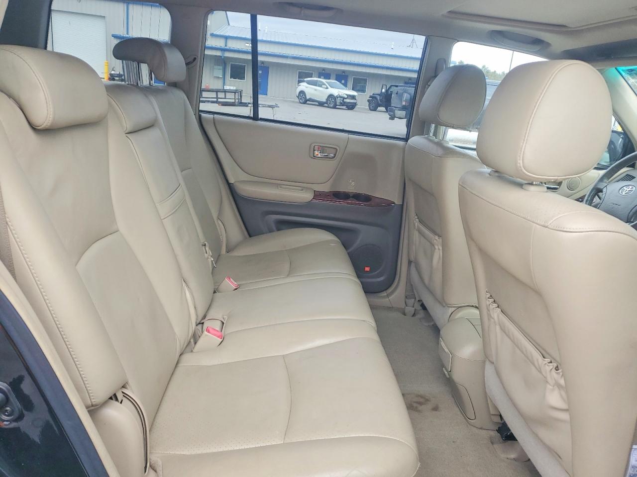 2004 TOYOTA HIGHLANDER photo 10