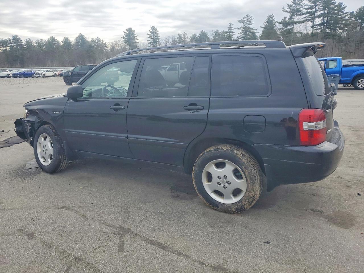 2004 TOYOTA HIGHLANDER photo 2