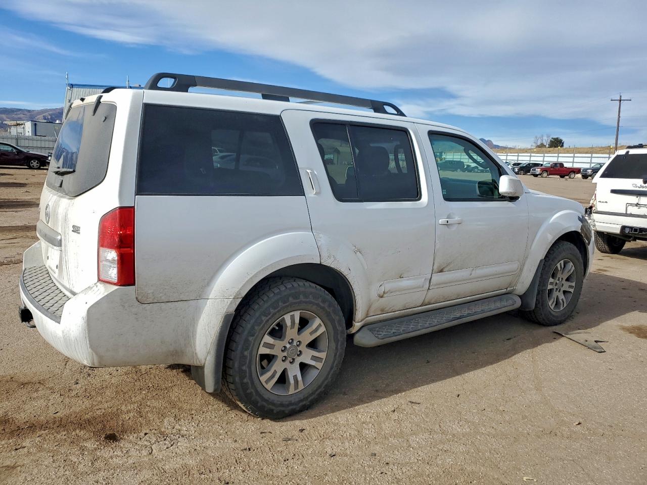 2009 NISSAN PATHFINDER S photo 5