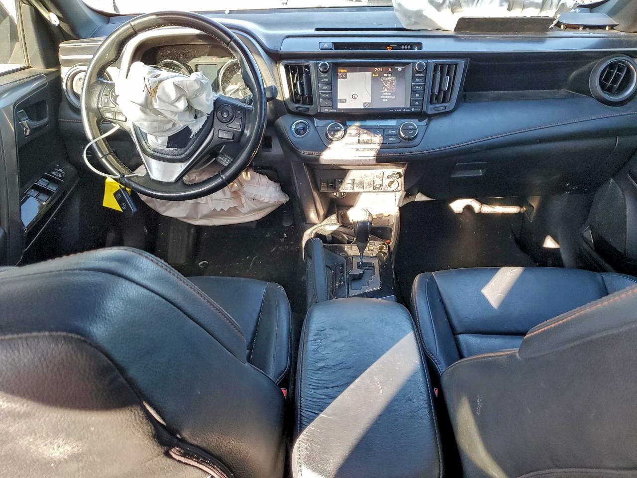 2017 TOYOTA RAV4 SE photo 8
