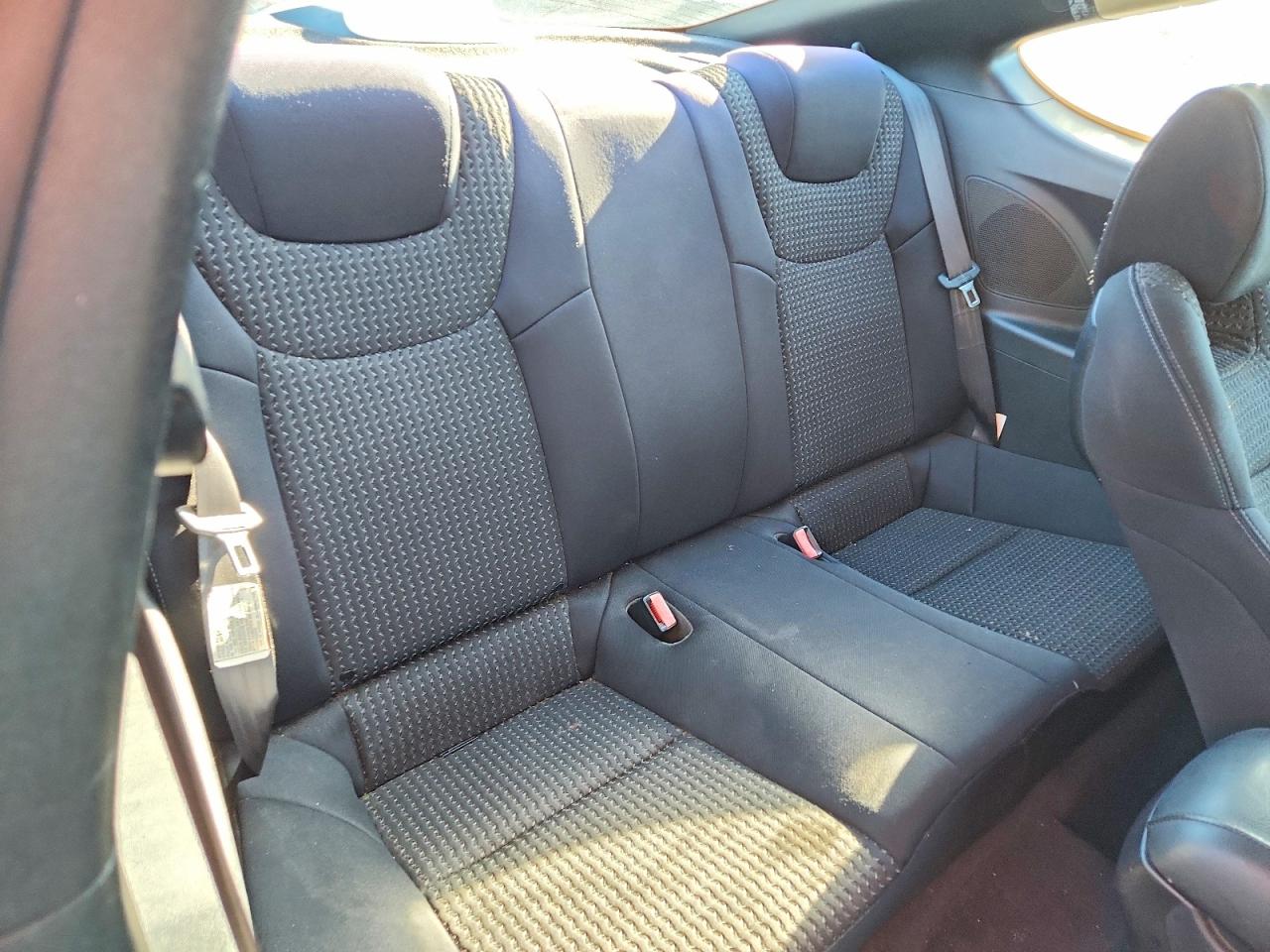 2010 HYUNDAI GENESIS COUPE 2.0T photo 10