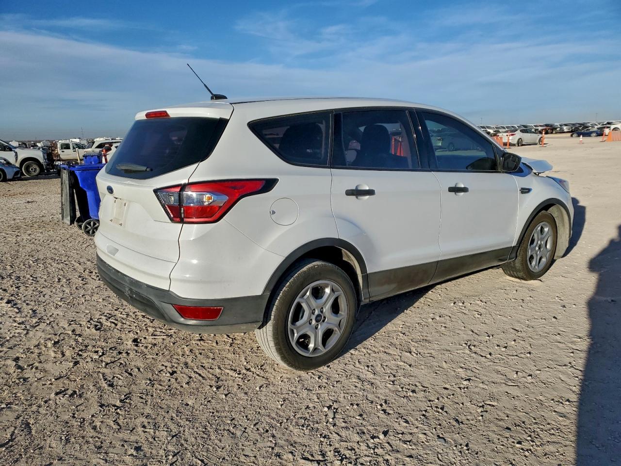 2017 FORD ESCAPE S photo 3