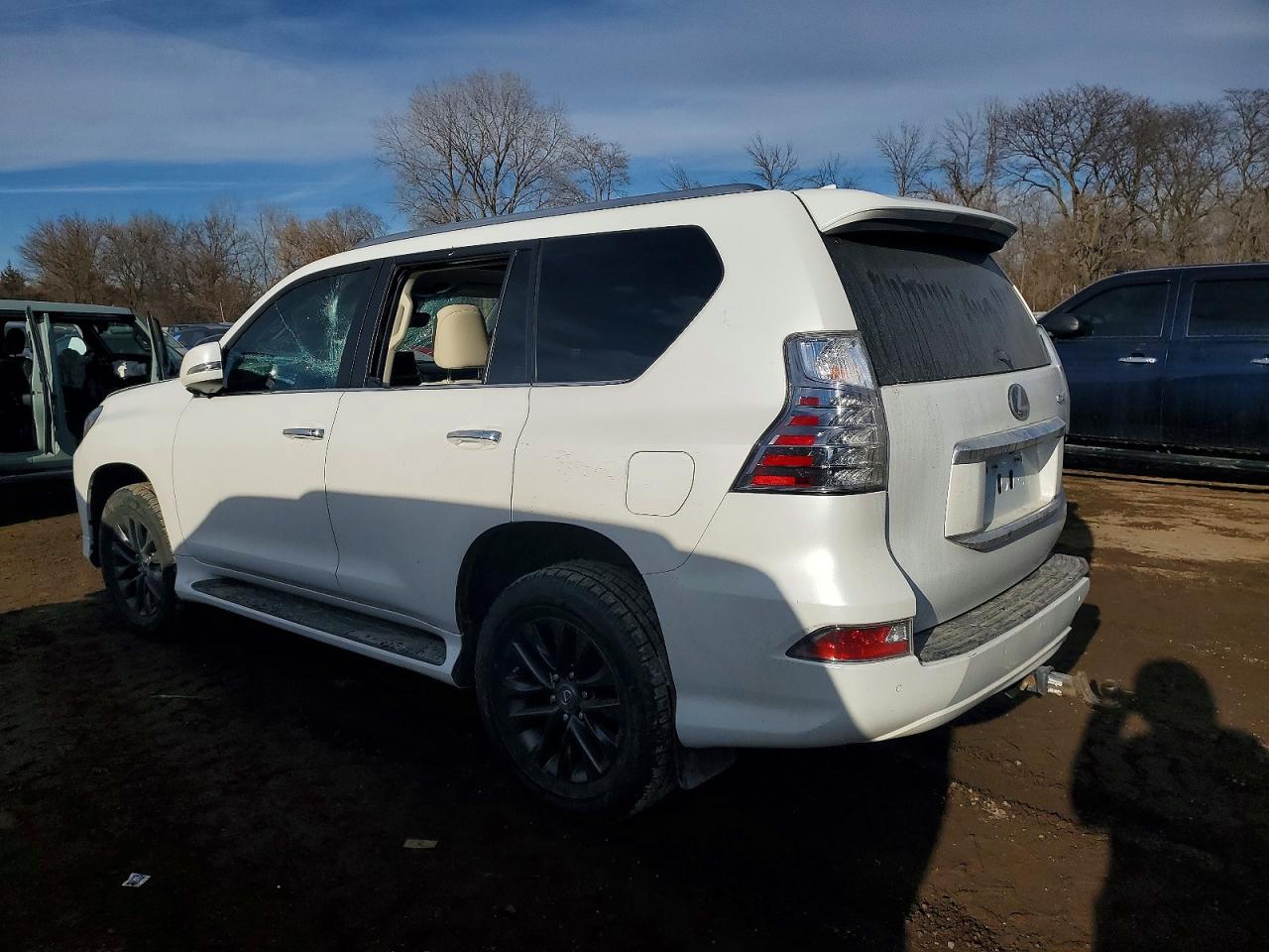 2022 LEXUS GX 460 photo 2