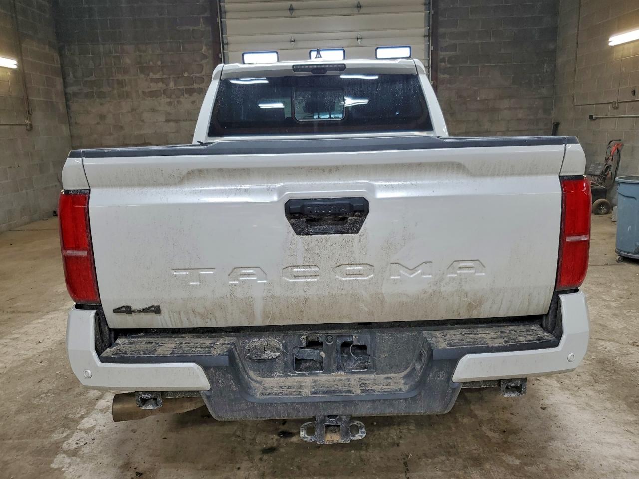 2024 TOYOTA TACOMA DOUBLE CAB photo 6