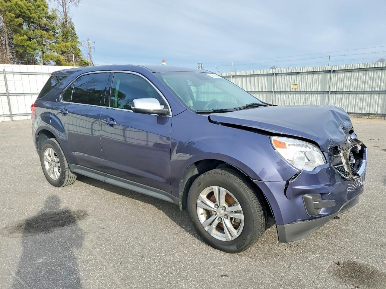 2013 CHEVROLET EQUINOX LS photo 4