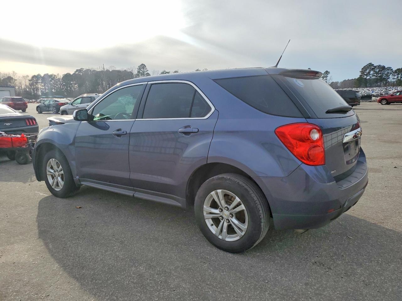 2013 CHEVROLET EQUINOX LS photo 2