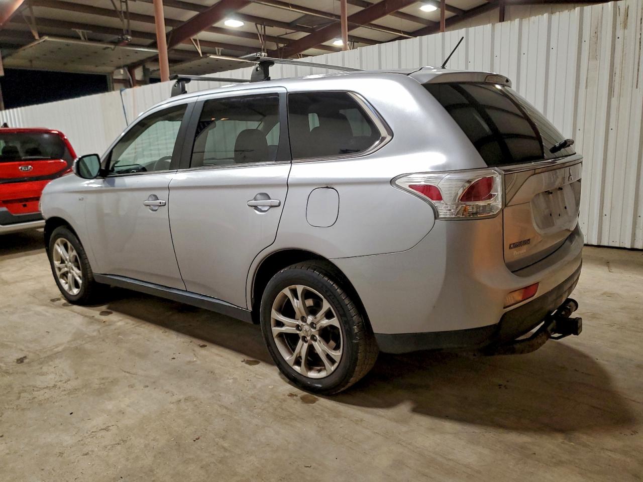 2014 MITSUBISHI OUTLANDER GT photo 2
