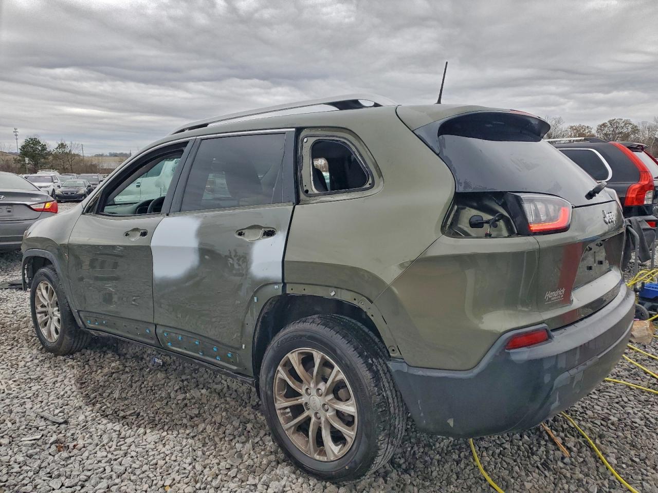2019 JEEP CHEROKEE LATITUDE photo 2