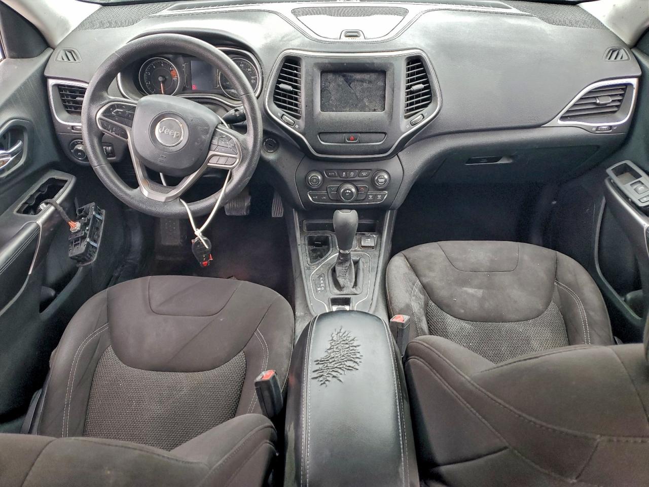 2019 JEEP CHEROKEE LATITUDE photo 8