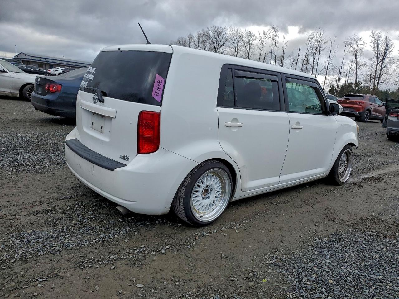 2009 TOYOTA SCION XB photo 3