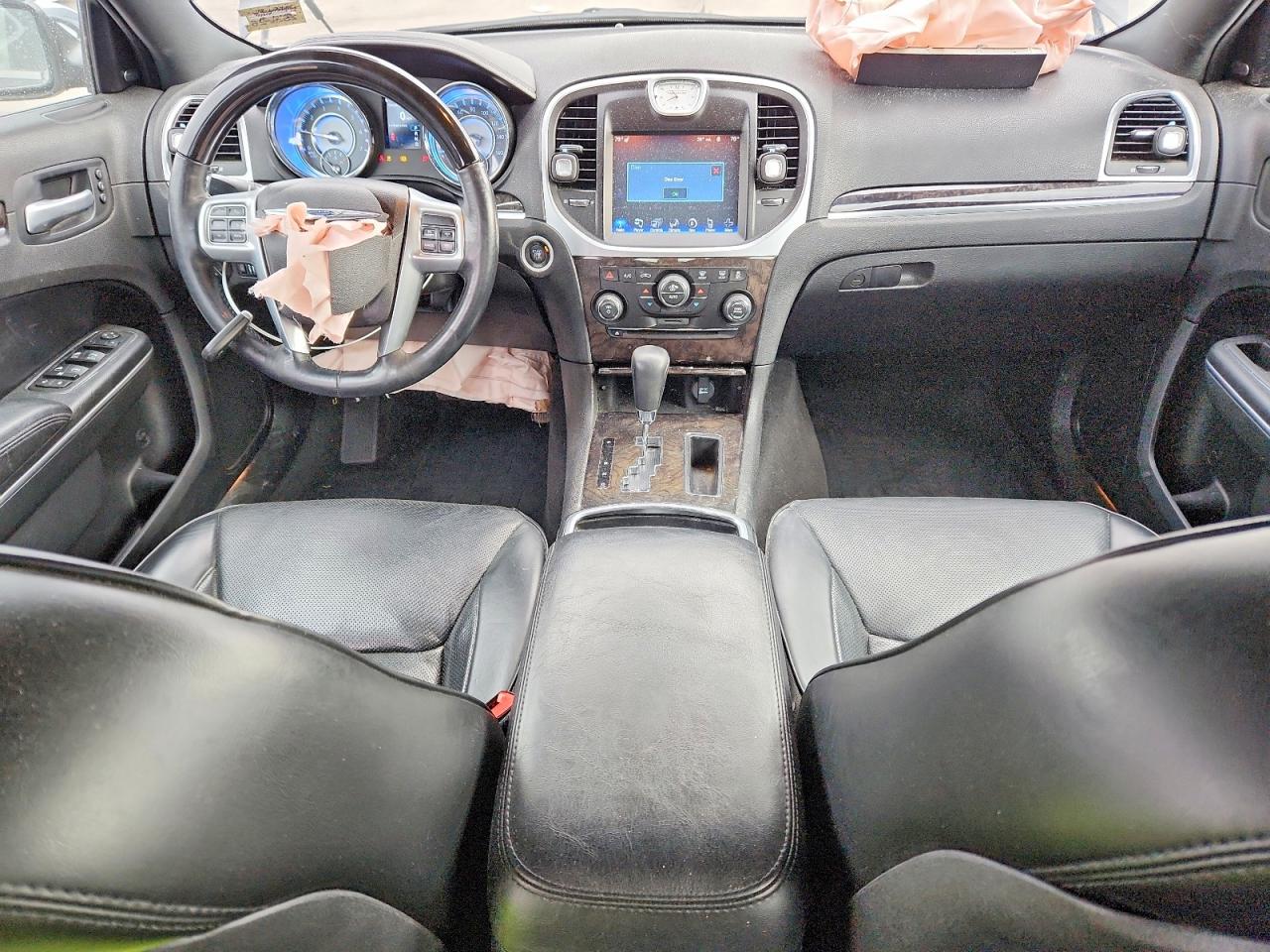 2013 CHRYSLER 300C photo 8