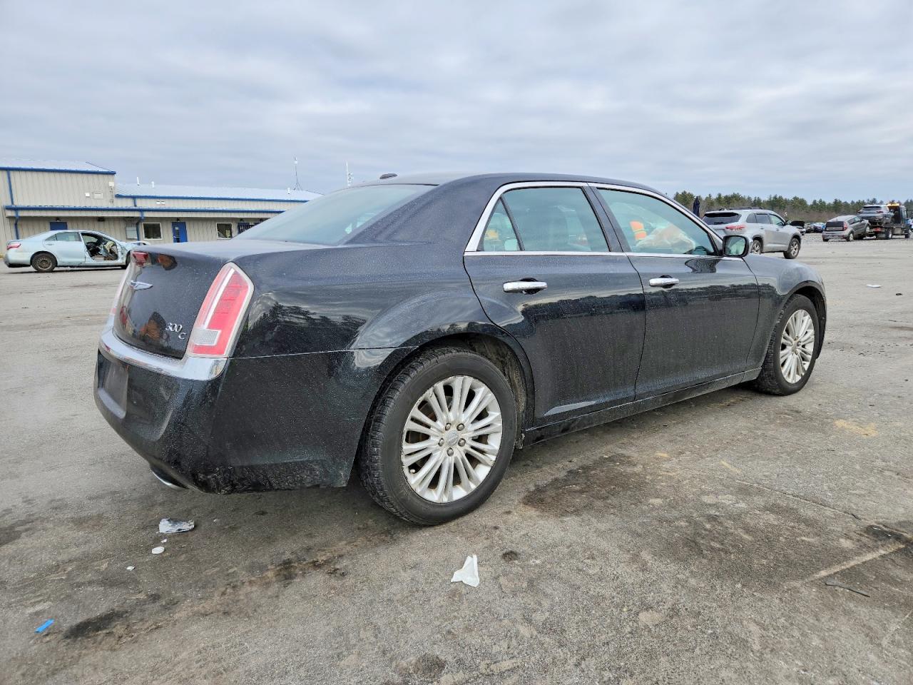 2013 CHRYSLER 300C photo 3