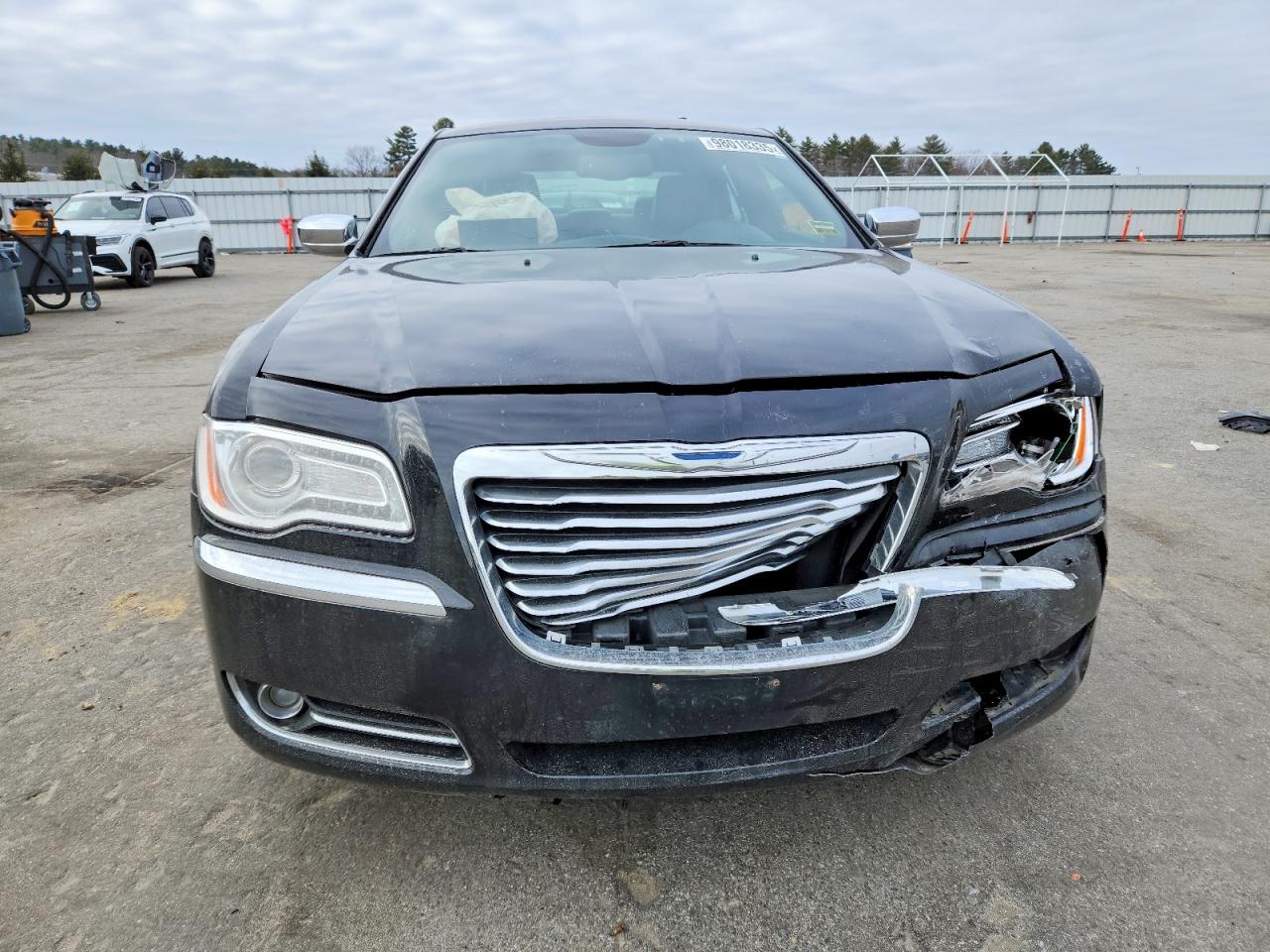 2013 CHRYSLER 300C photo 5