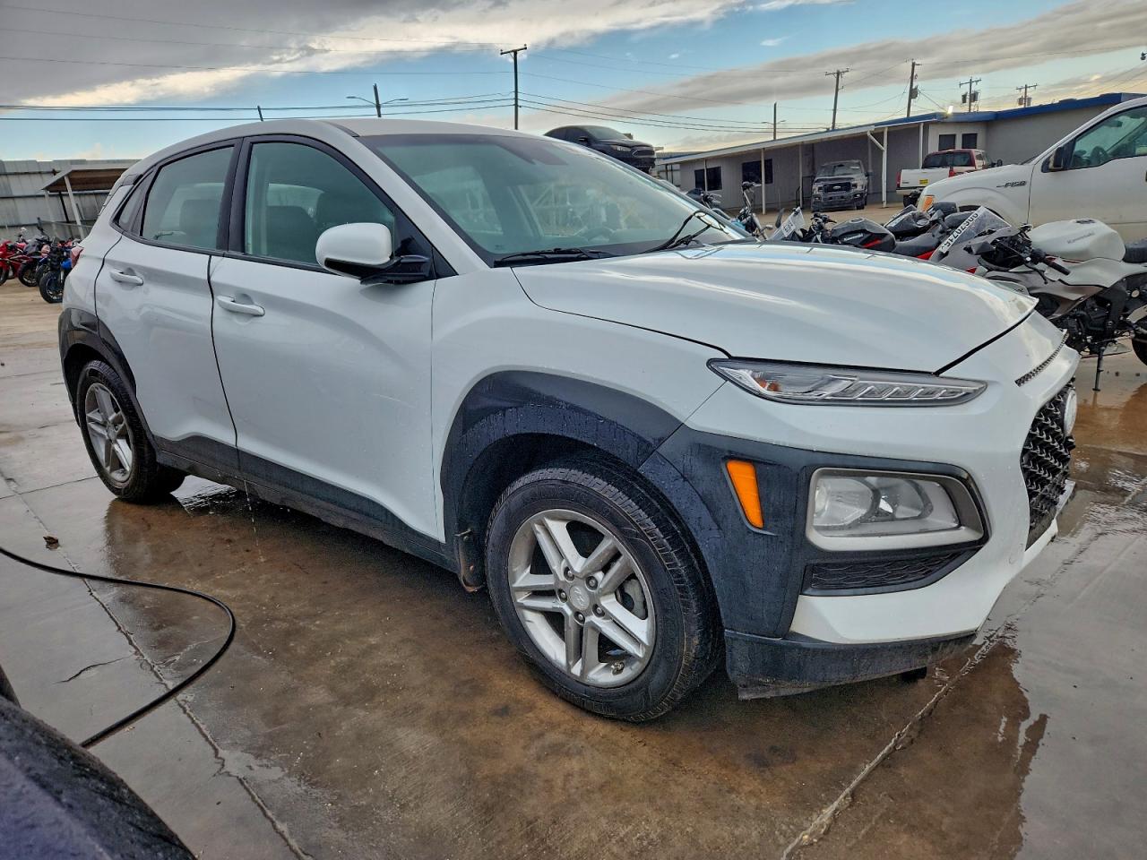 2020 HYUNDAI KONA SE photo 4