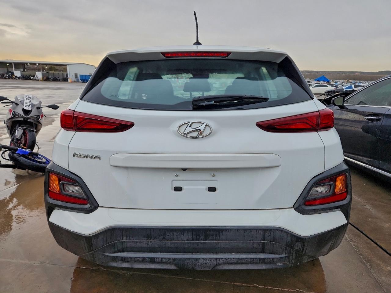 2020 HYUNDAI KONA SE photo 6