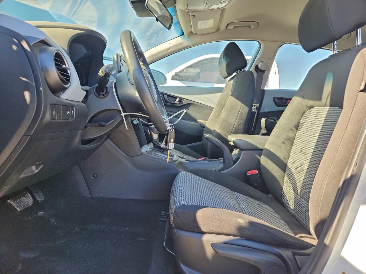 2020 HYUNDAI KONA SE photo 7