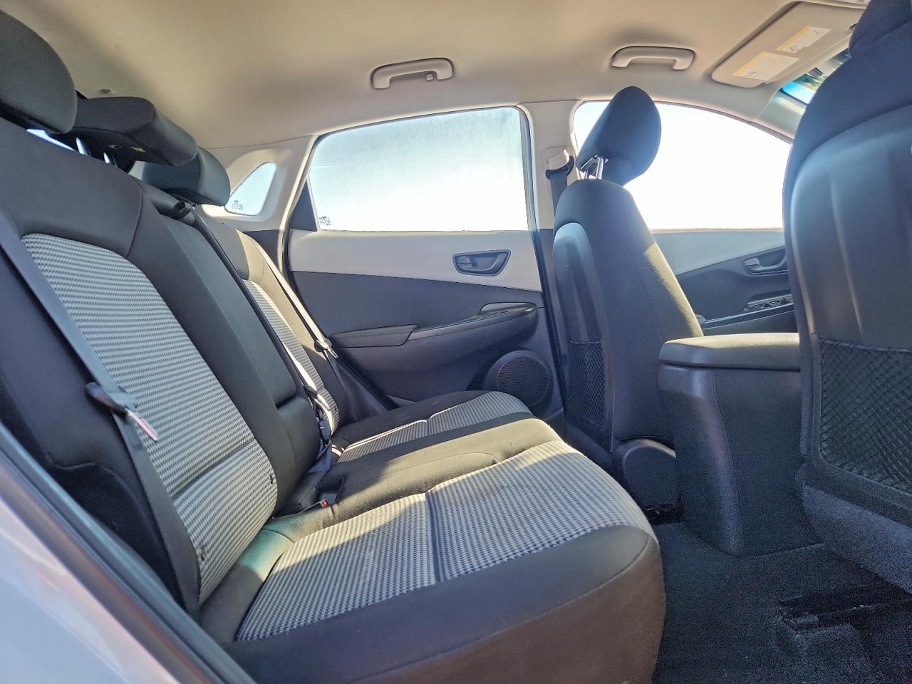 2020 HYUNDAI KONA SE photo 10