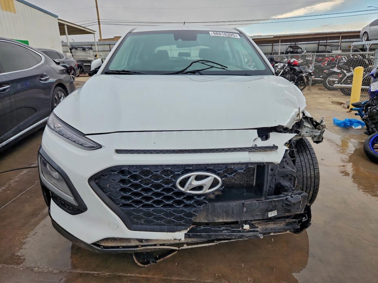 2020 HYUNDAI KONA SE photo 5
