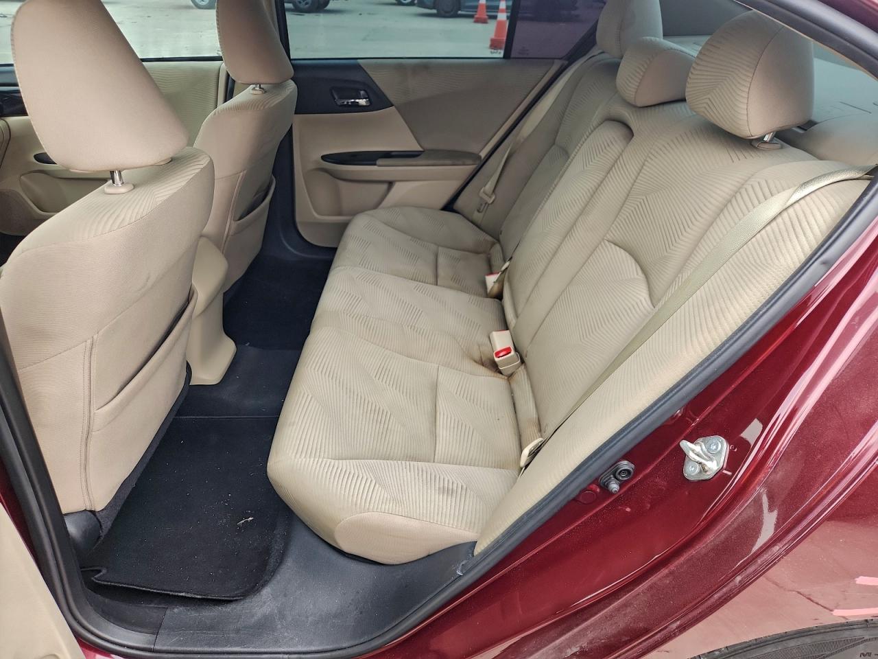 2017 HONDA ACCORD LX photo 10