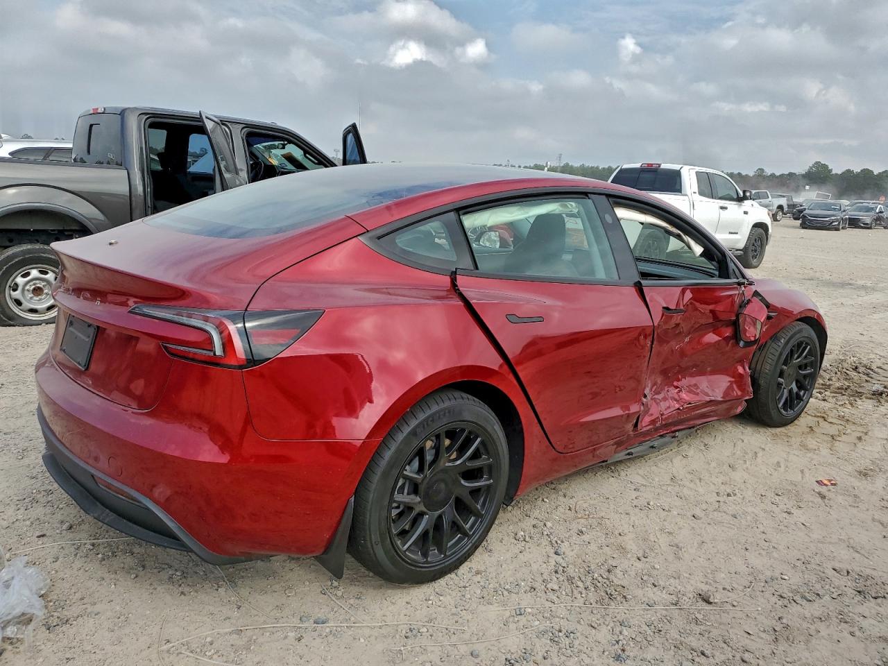 2024 TESLA MODEL 3 photo 3