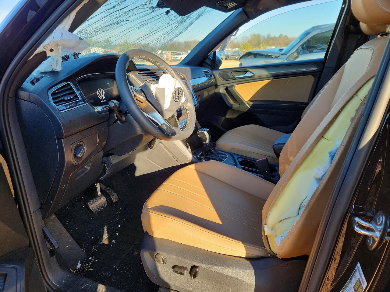 2024 VOLKSWAGEN TIGUAN SE photo 7