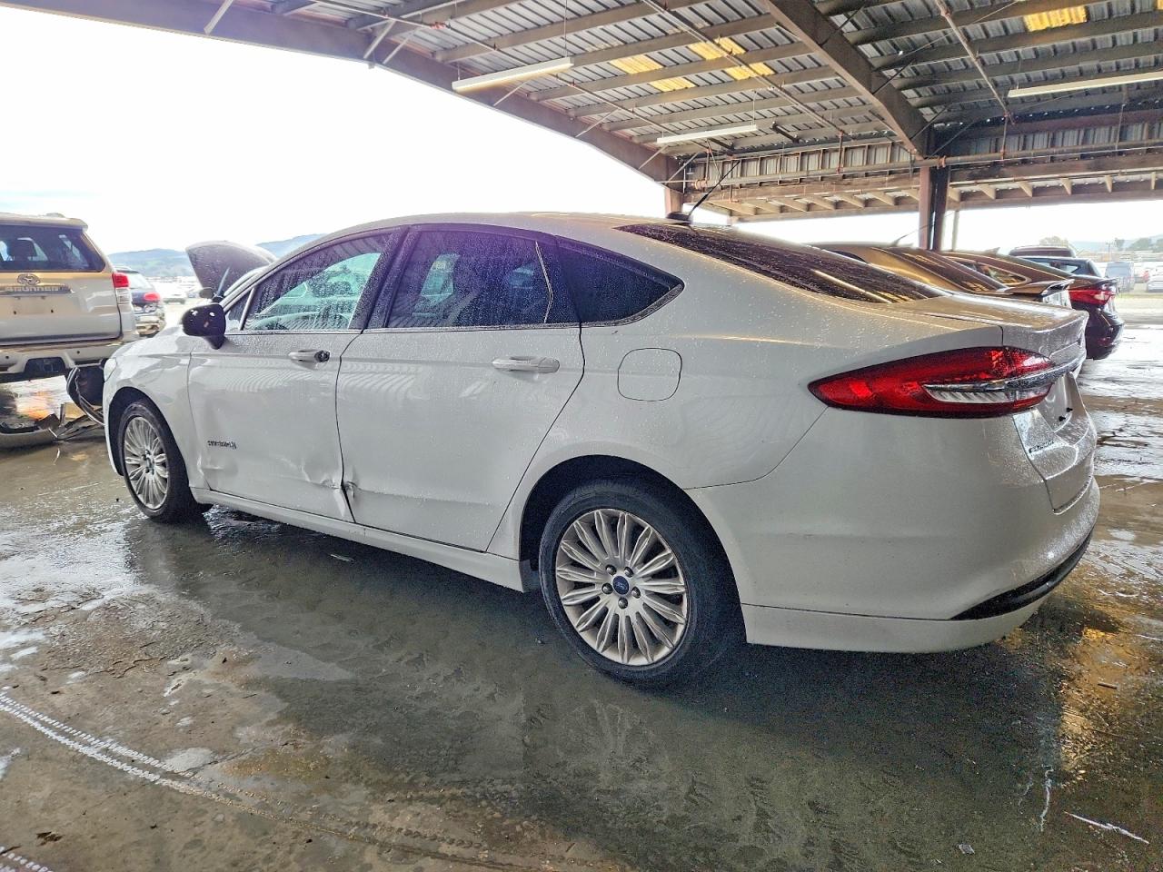2018 FORD FUSION SE HYBRID photo 2