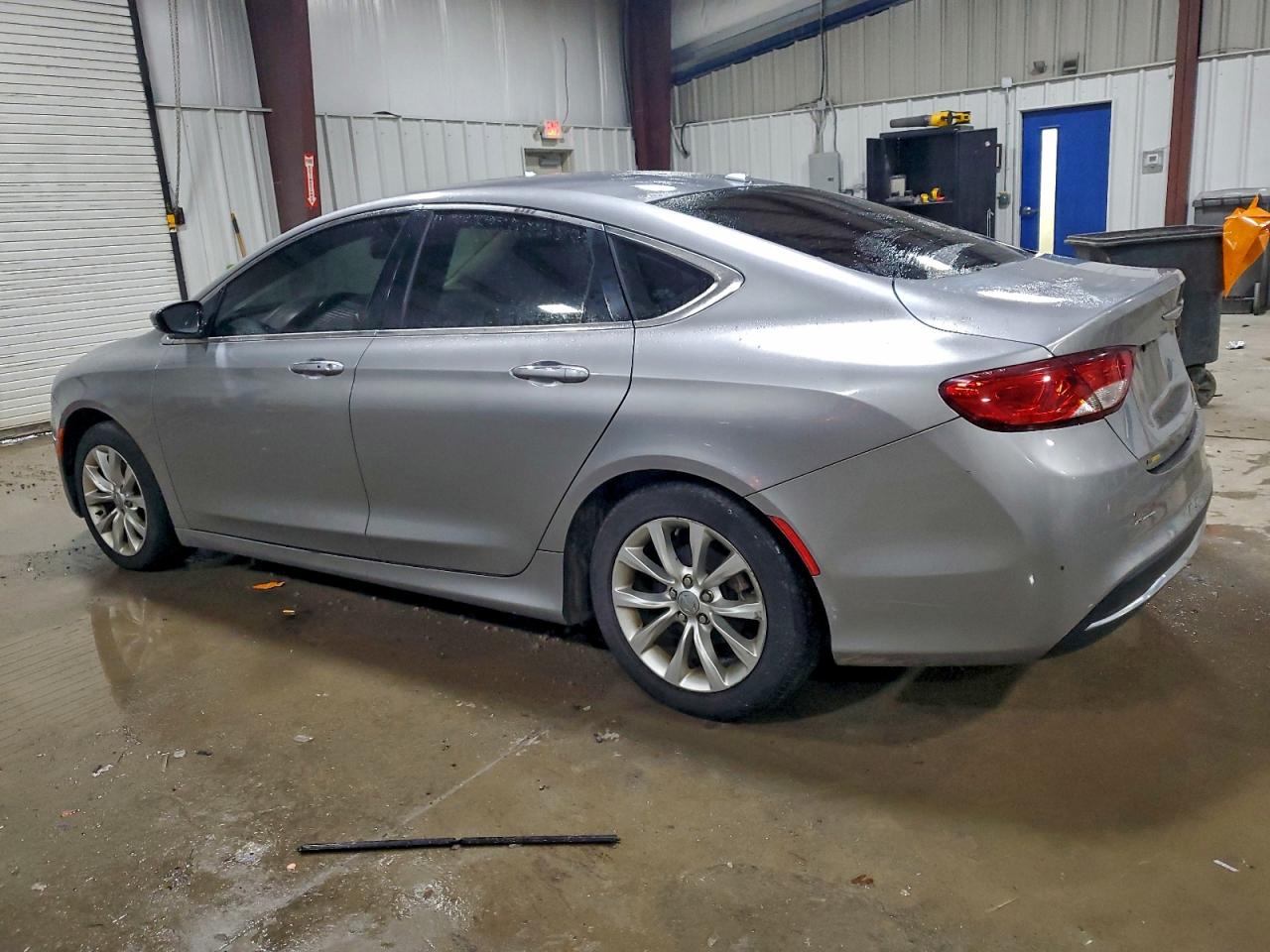 2015 CHRYSLER 200 C photo 2