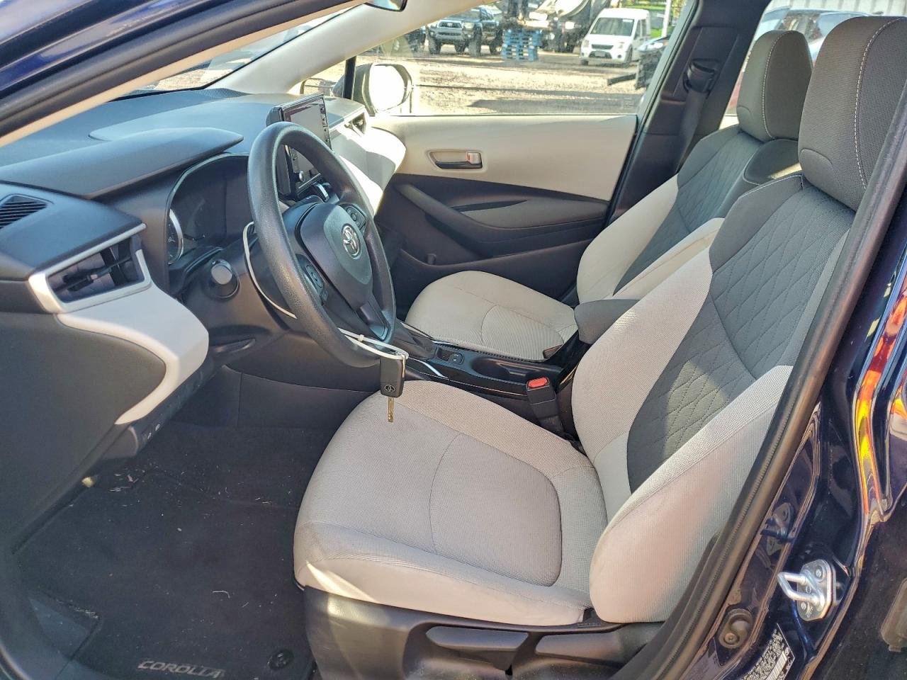 2022 TOYOTA COROLLA LE photo 13