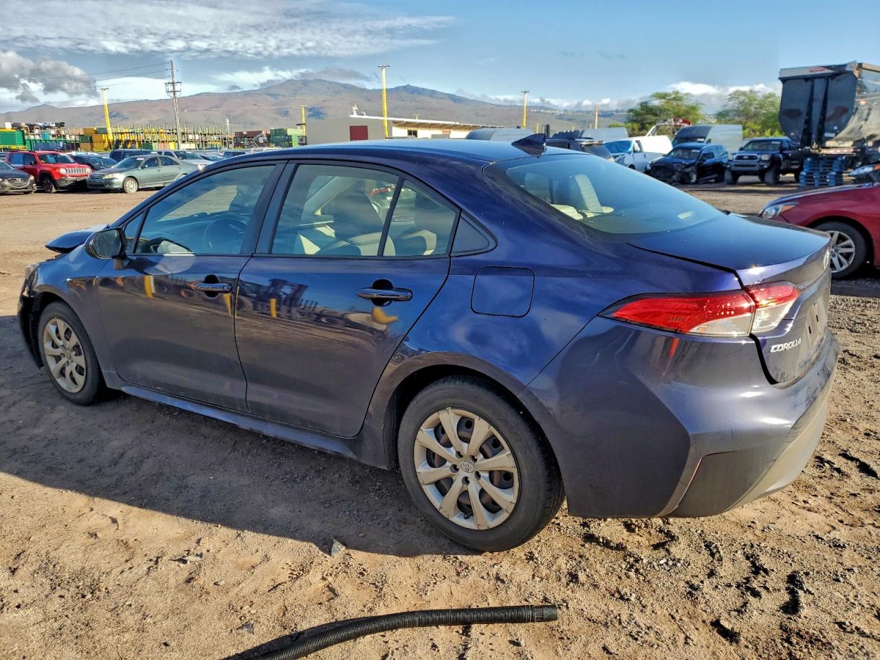 2022 TOYOTA COROLLA LE photo 3