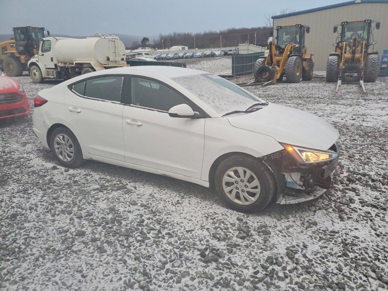 2019 HYUNDAI ELANTRA SE photo 4