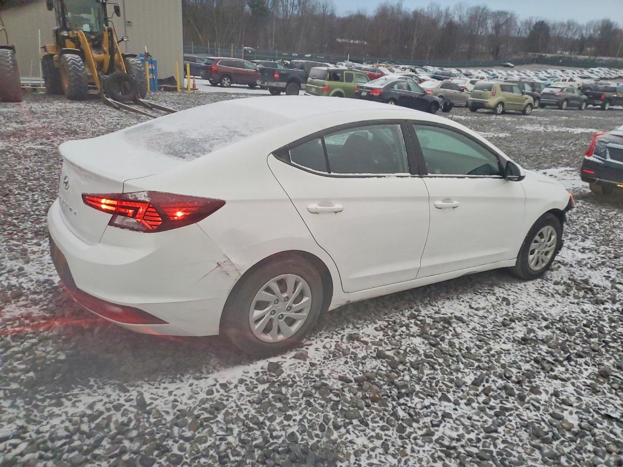 2019 HYUNDAI ELANTRA SE photo 3