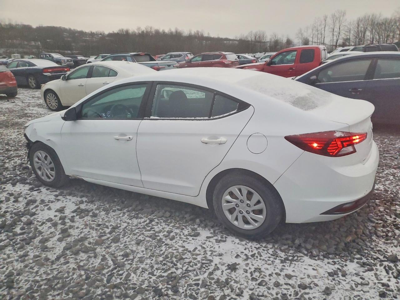 2019 HYUNDAI ELANTRA SE photo 2